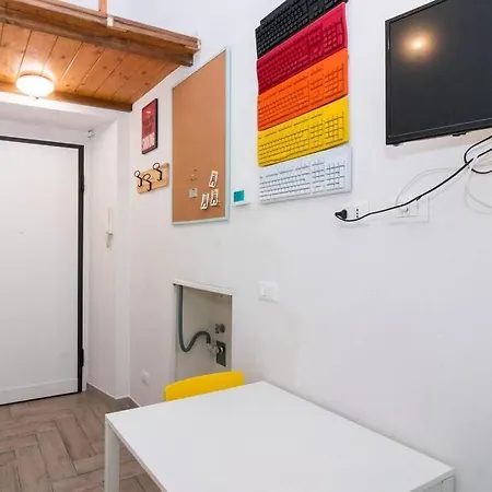 Apartment La Piccola By Happyhostorino Turin
