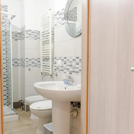 Apartment La Piccola By Happyhostorino Turin