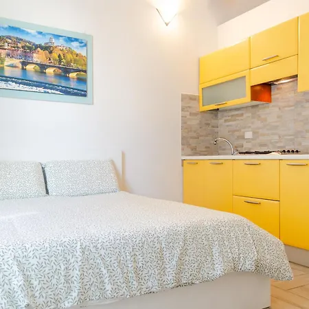 Apartment La Piccola By Happyhostorino
